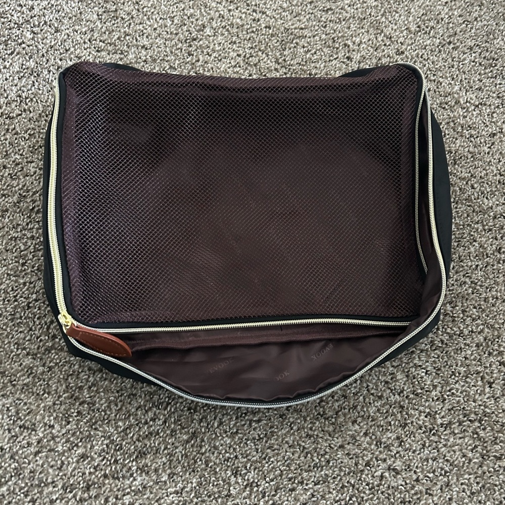 Brown Mesh Packing Cube